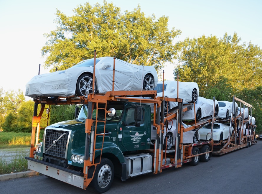 Car hauling load 13w ago